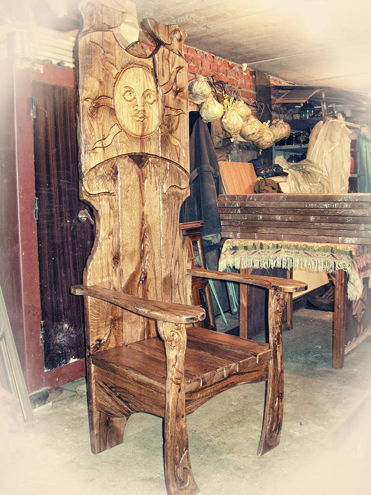 стул-трон из массива дерева на заказ в воронеже