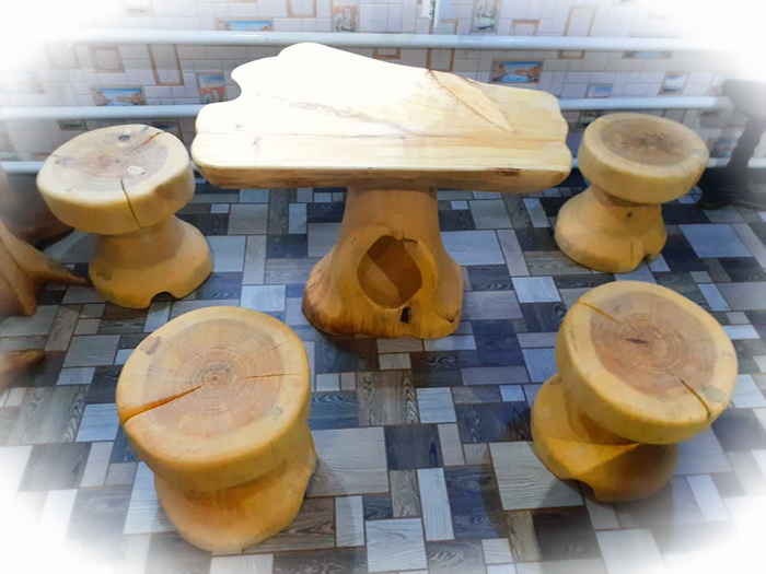 стол и стулья  из массива дерева на заказ